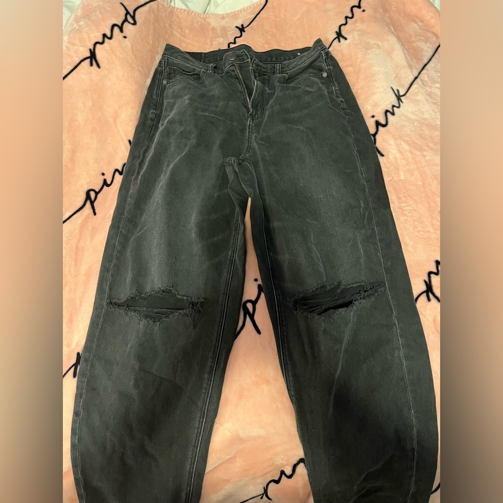 black skater mom jean